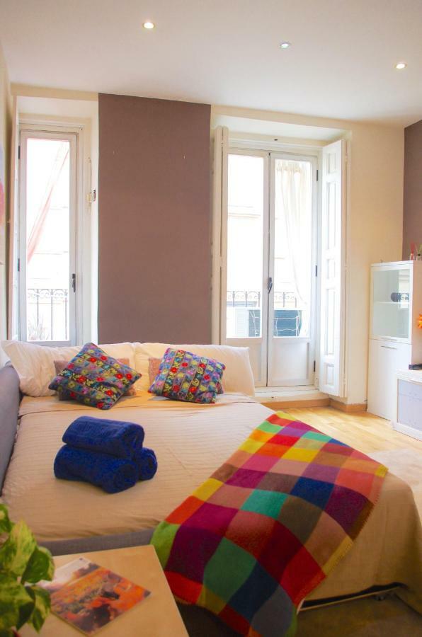 Modern And Lovely In Chueca Appartement Madrid Buitenkant foto